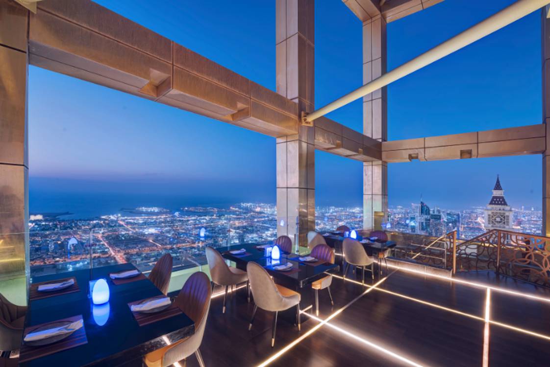 highest-view-lounge-restaurant-gevora-hotel-in-dubai-official-website