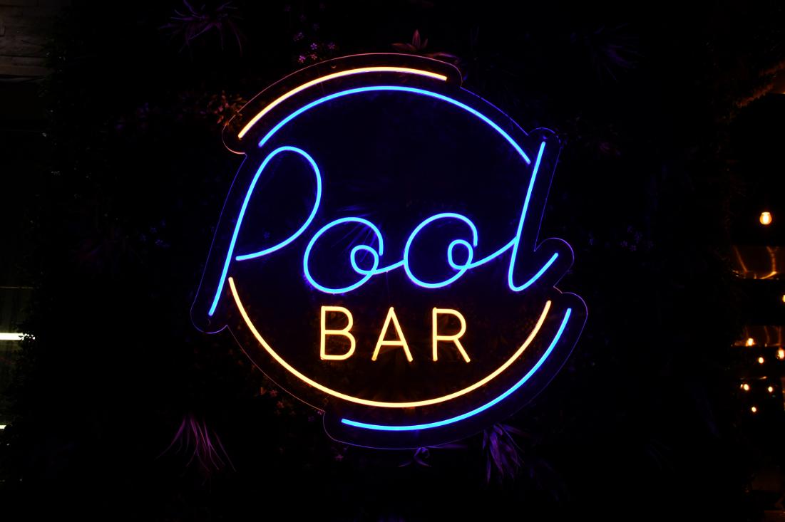 Overview Pool Lounge  Gevora Hotel Dubai Overview Pool Lounge  Gevora Hotel Dubai