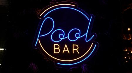 Overview Pool Lounge Overview Pool Lounge