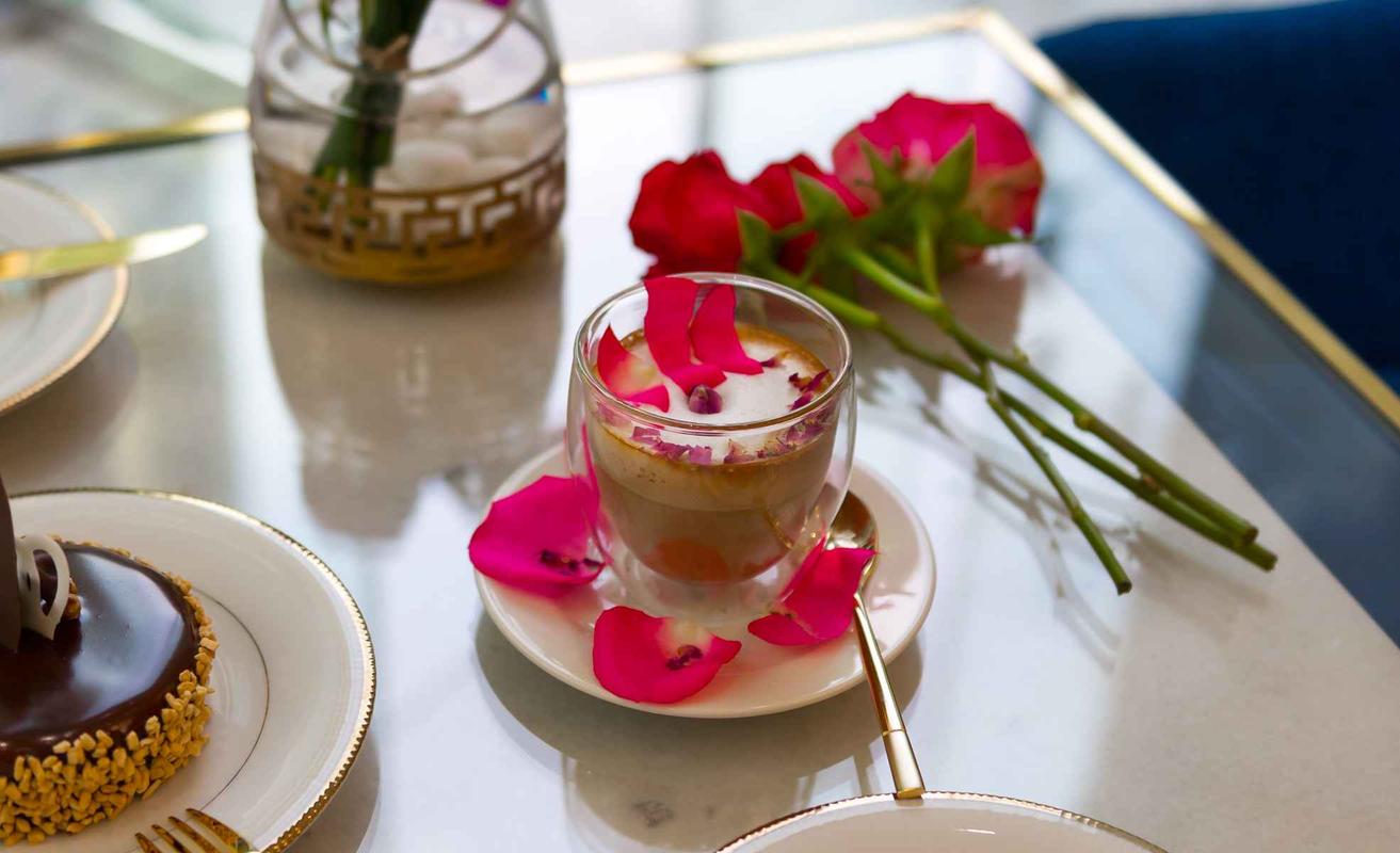 Le Veyron Café  Gevora Hotel Dubai Le Veyron Café  Gevora Hotel Dubai