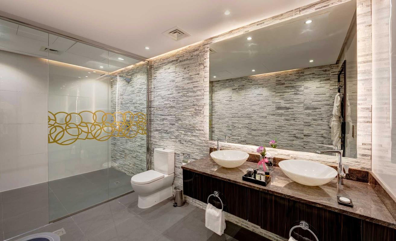 5 Bedroom Penthouse Suite - 360 Panoramic Sea and Burj Views - Top Floor (72nd)  Gevora Hotel Dubai 5 Bedroom Penthouse Suite - 360 Panoramic Sea and Burj Views - Top Floor (72nd)  Gevora Hotel Dubai